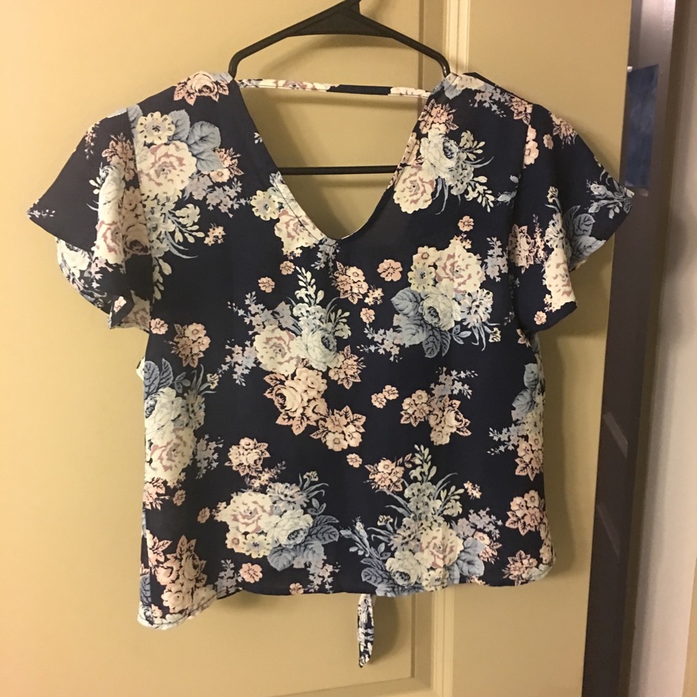 Navy floral top - size small - never worn